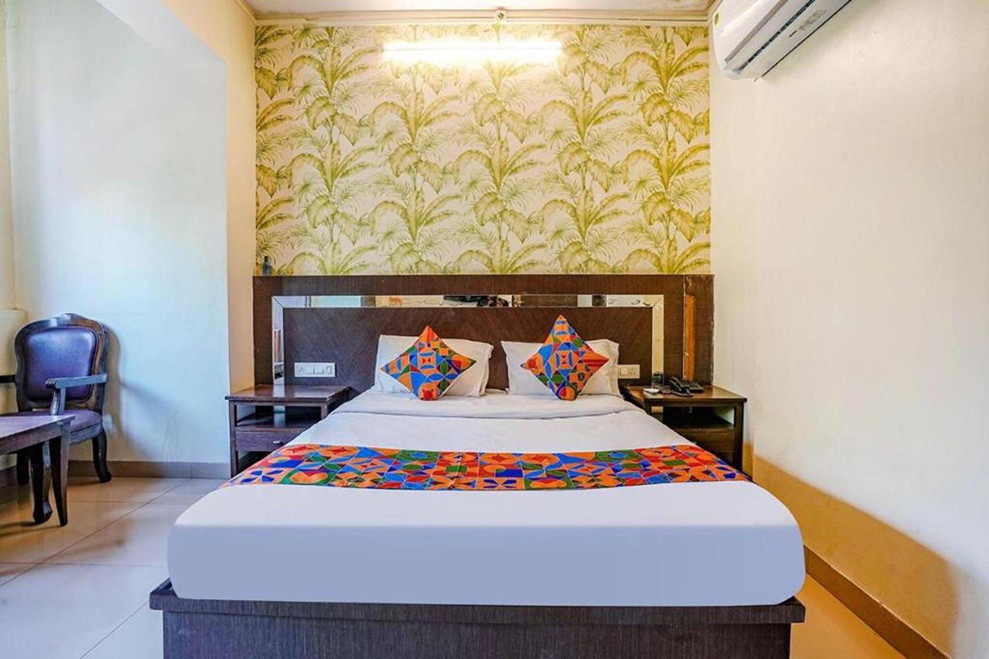 Hotel Gargi Deluxe Pune Zewnętrze zdjęcie