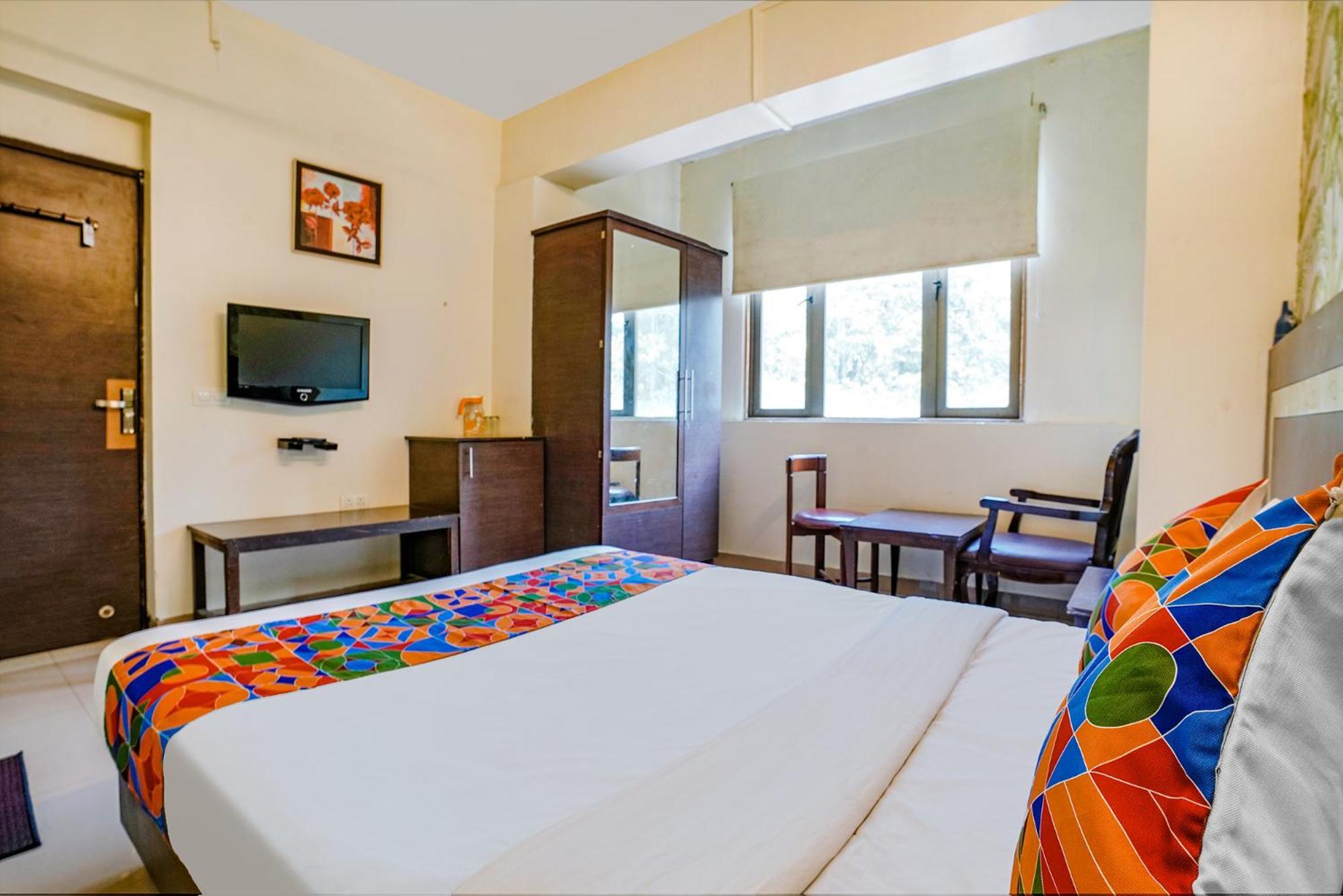 Hotel Gargi Deluxe Pune Zewnętrze zdjęcie