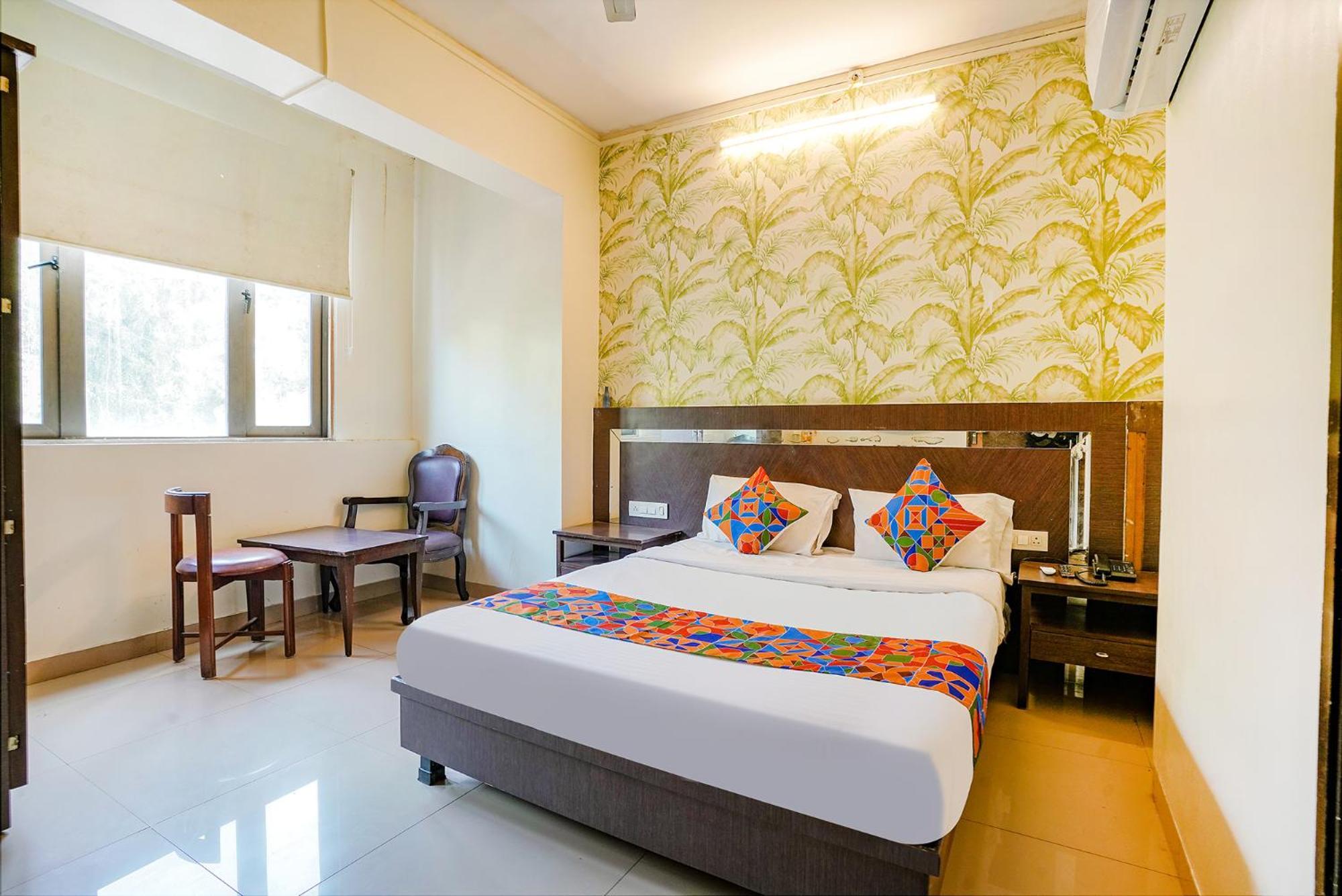 Hotel Gargi Deluxe Pune Zewnętrze zdjęcie